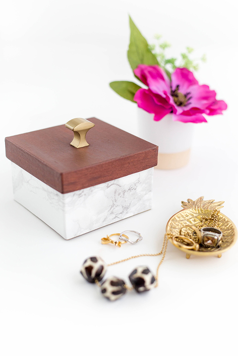 DIY Faux Wood And Marble Trinket Box | dreamgreendiy.com + @ehow