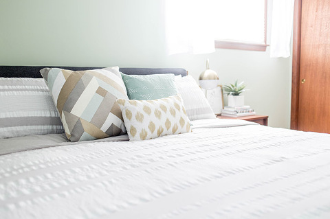 How To Upgrade To A King Size Mattress | dreamgreendiy.com + @Gelfoambed