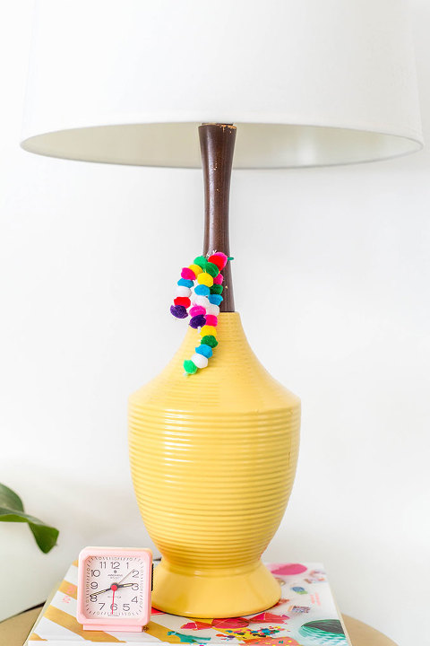 DIY Pom Pom Table Lamp Tassels | dreamgreendiy.com + @orientaltrading