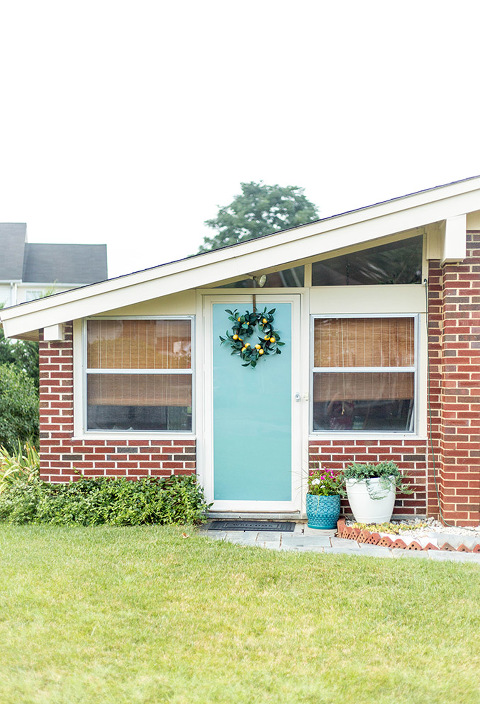How To Update A Storm Door With Teal Window Film | dreamgreendiy.com + @designyourwall
