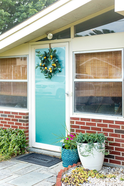 How To Update A Storm Door With Teal Window Film | dreamgreendiy.com + @designyourwall