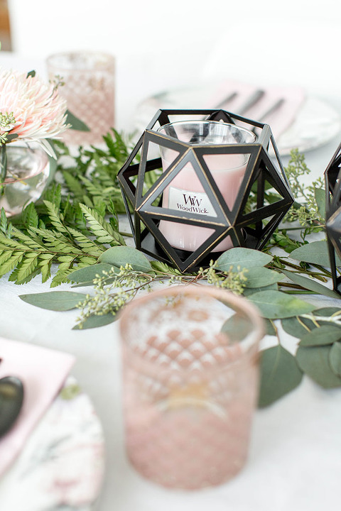 How To Style A Seasonal Candle Centerpiece | dreamgreendiy.com + @woodwick