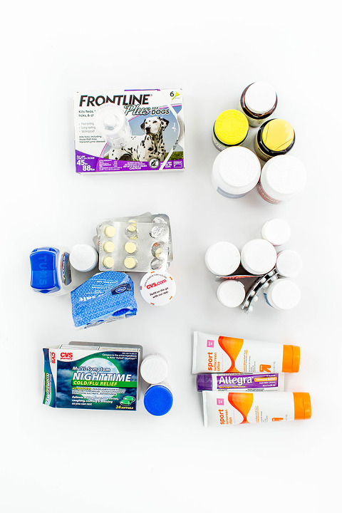 How To Make DIY Labeled Medicine Storage Drawers | dreamgreendiy.com