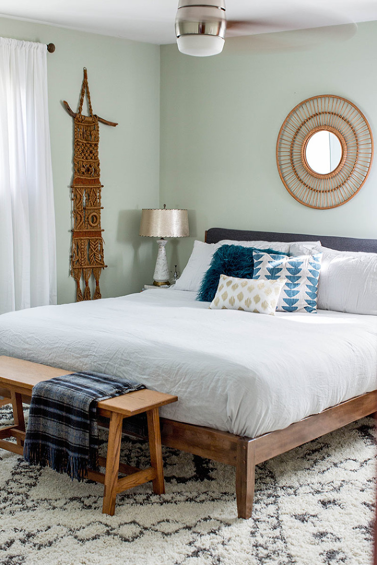 10 Things To (Proudly!) Hide Under The Bed This Season | dreamgreendiy.com + @bhg