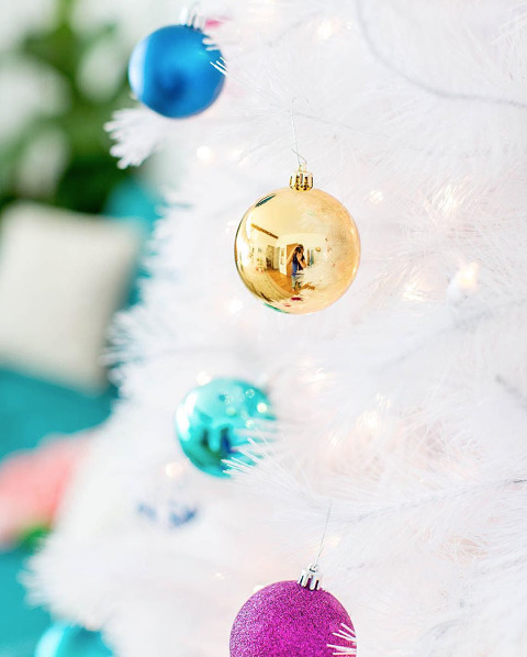 14 Bloggers Share Their Favorite Christmas Traditions | dreamgreendiy.com