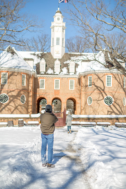 A Winter Walk Through @colonialwmsburg | dreamgreendiy.com