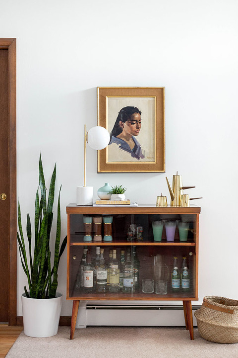 A Retro Bar Cabinet & Portrait | dreamgreendiy.com