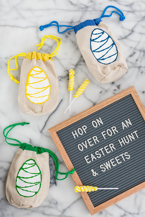 DIY Painted Easter Egg Hunt Canvas Bags | dreamgreendiy.com + @orientaltrading