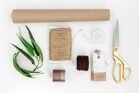 3 DIY Minimalist Wrapping Methods To Try | dreamgreendiy.com + @orientaltrading