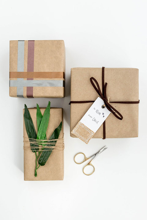 Minimalist Gift Wrapping