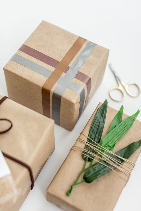 3 DIY Minimalist Wrapping Methods To Try | dreamgreendiy.com + @orientaltrading