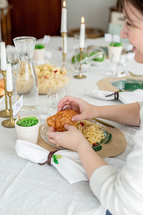 How To Style A Green Pantone-Inspired Luncheon | dreamgreendiy.com + @orientaltrading