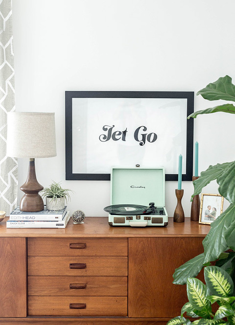 How To Make A Giant DIY Typography Art Print | dreamgreendiy.com + @orientaltrading