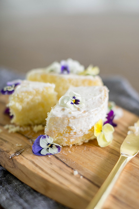 My coconut cake decorated with edible flowers from my garden 🪴 : r/FoodPorn