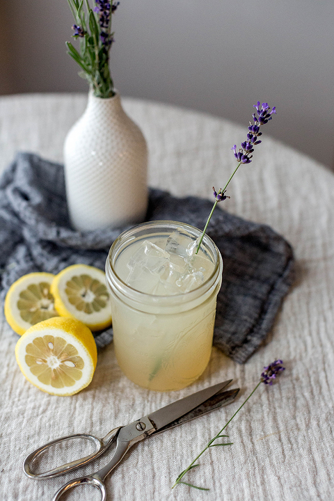 Homemade Lavender Syrup For Lemonade | dreamgreendiy.com
