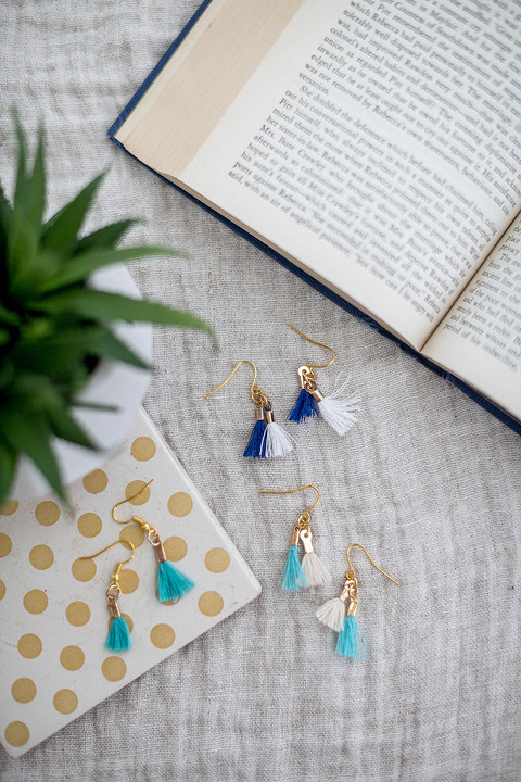 DIY Mini Dangle Tassel Earrings | dreamgreendiy.com + @orientaltrading