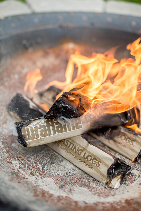 5 Activities To Do Around A Summer Campfire | dreamgreendiy.com + @Duraflame #ad #duraflame