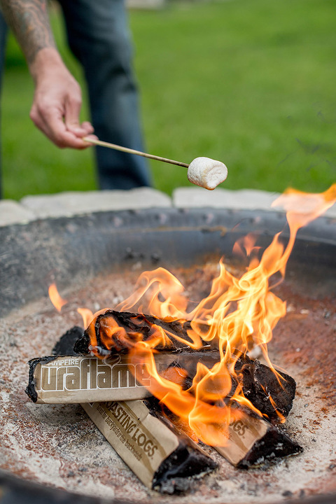 5 Activities To Do Around A Summer Campfire | dreamgreendiy.com + @Duraflame #ad #duraflame