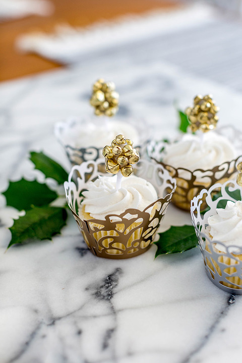 DIY Jingle Bell Christmas Cupcake Toppers | dreamgreendiy.com + @orientaltrading