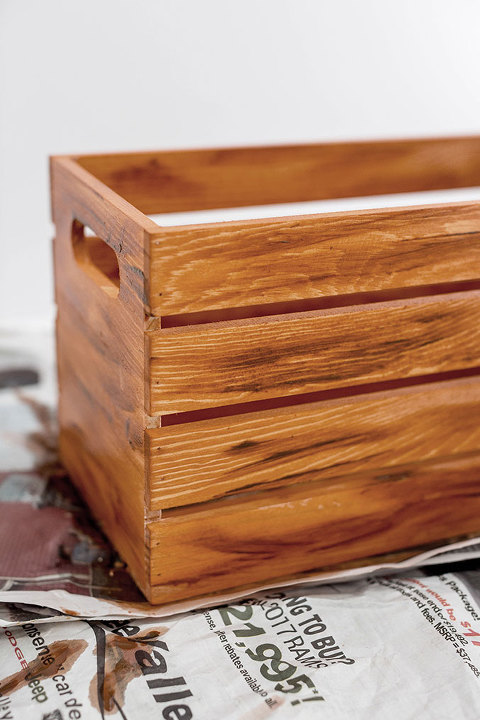 How To Antique A Wooden Crate Without Stain | dreamgreendiy.com + @orientaltrading #ad