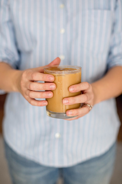 DIY Spicy Icy Pumpkin Latte Recipe | dreamgreendiy.com + Dunkin’ Donuts @ahalogy #ad