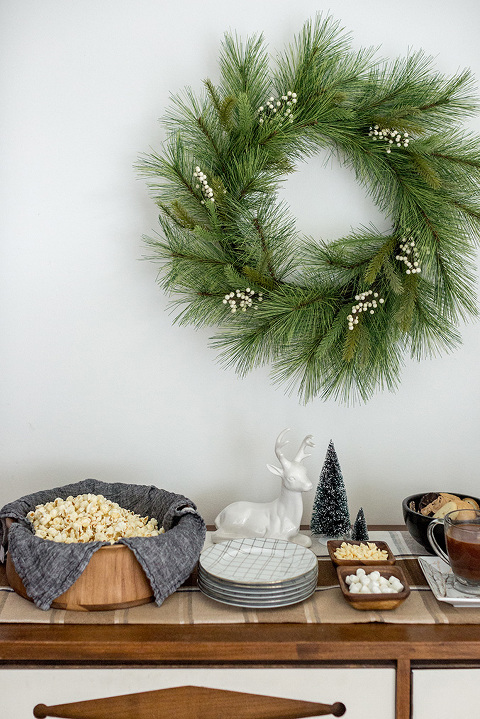 How To Style A Christmas Hot Chocolate Bar | dreamgreendiy.com + @tuesdaymorning #ad