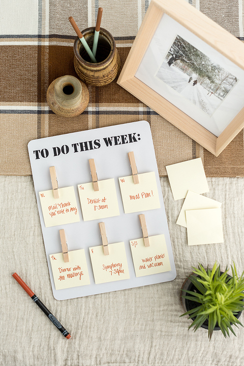 DIY Days-of-the-Week Clothespin Board | dreamgreendiy.com + @orientaltrading