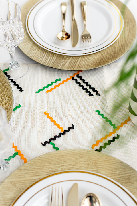 DIY Rickrack Striped Table Runner