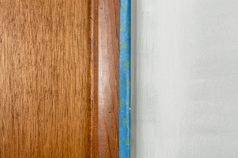 DIY Faux Mid-Century Paneling Using Paint | dreamgreendiy.com + @kilzbrand #ad