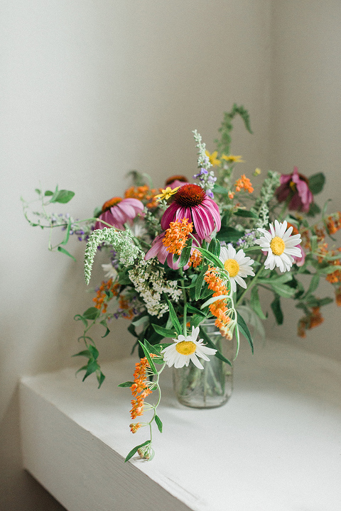 How To Make A Foraged Flower Arrangement