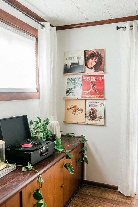 DIY Vinyl Records Shelf Display