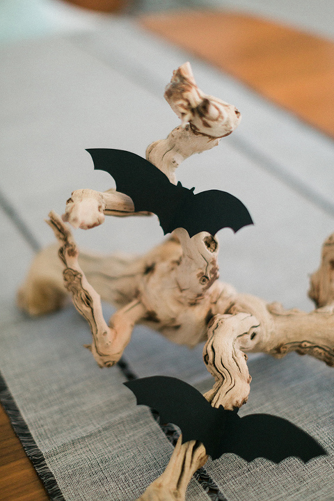 DIY Bat Branch Halloween Centerpiece Décor