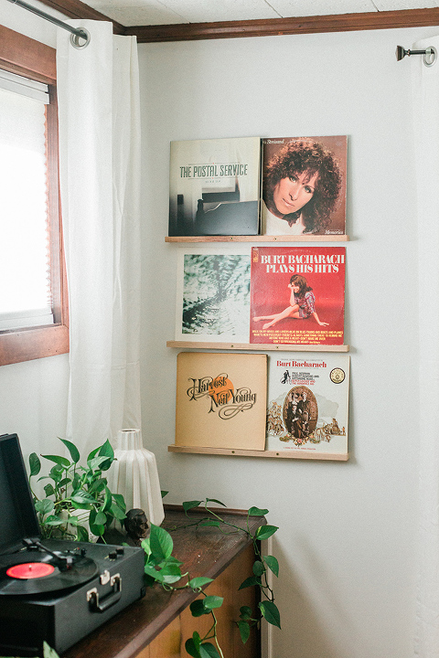 DIY Vinyl Records Shelf Display - Dream Green DIY