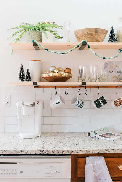 DIY Custom Photo Mug Rail For The Kitchen | dreamgreendiy.com + @newsnapfish #ShareWithSnapfish #snapfish