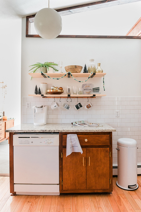 DIY Custom Photo Mug Rail For The Kitchen