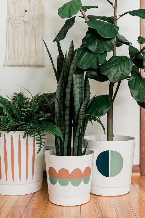 3 Ways to Paint a Plain Planter Pot​