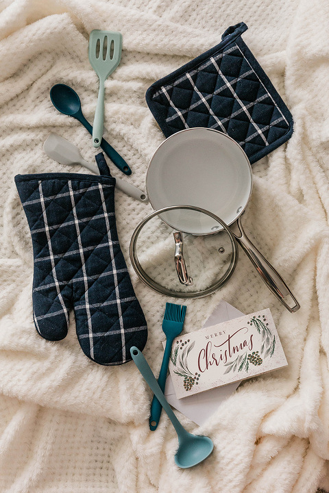 3 Christmas Gift Trio Ideas To Try | dreamgreendiy.com + @tuesdaymorning #ad #TuesdayMorningFind #UniqueGiftsForLess