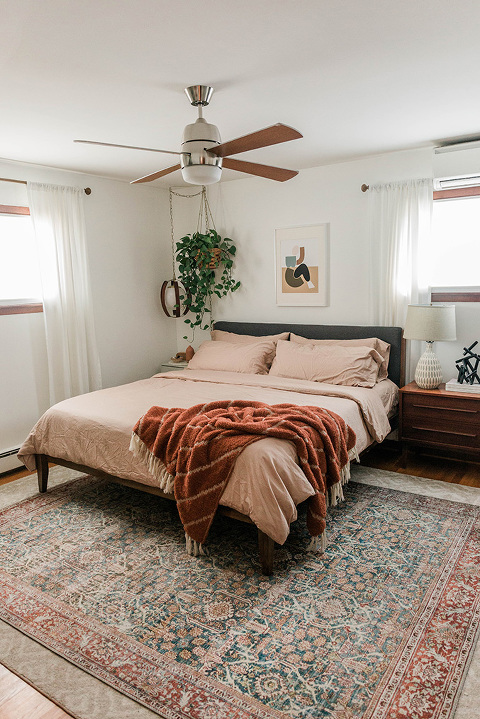 A Cozy Holiday Bedding Upgrade | dreamgreendiy.com + @solorganix #ad