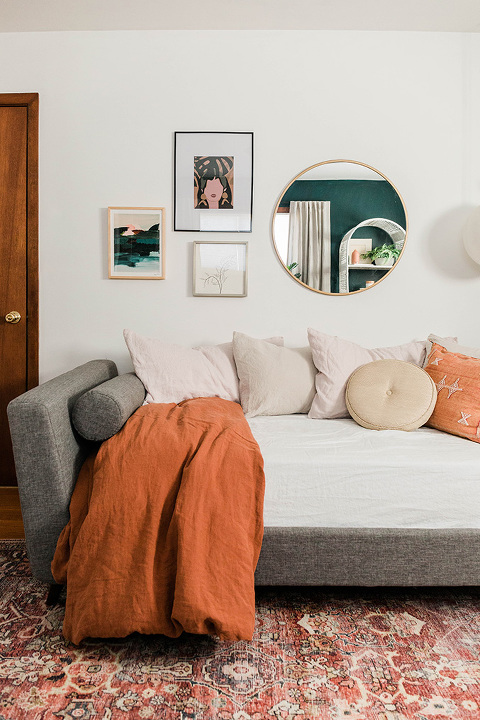 How to Style a Daybed with Pillows