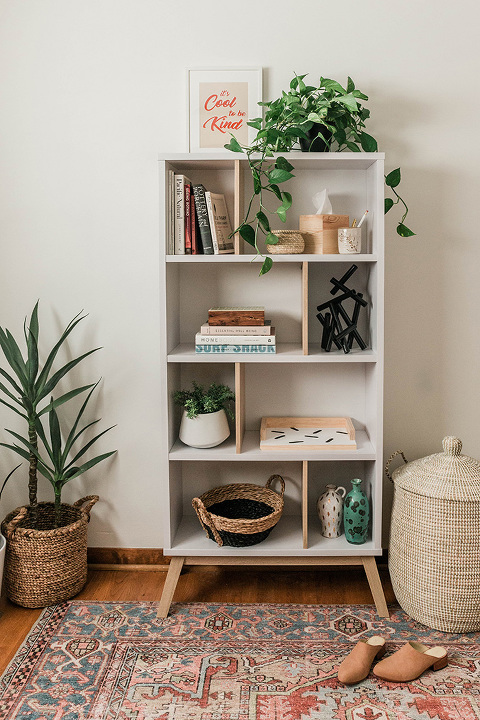 Entryway Bookshelf Styling