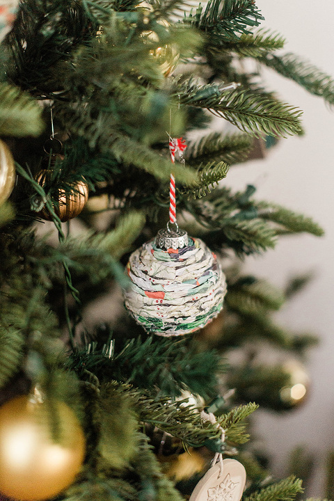 DIY Twisted Paper Christmas Ornaments | dreamgreendiy.com + @joann #ad #HandmadewithJOANN