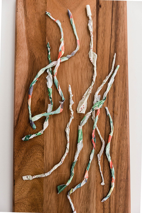 DIY Twisted Paper Christmas Ornaments | dreamgreendiy.com + @joann #ad #HandmadewithJOANN