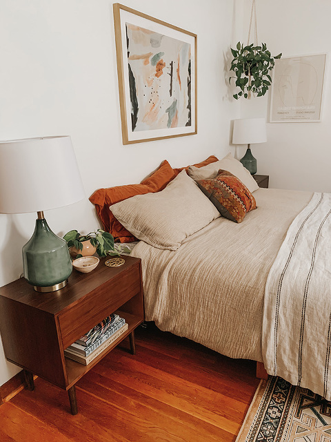 How To Style A Bedroom Nightstand | dreamgreendiy.com + @inmod #ad