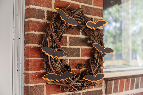 How To Make A DIY Halloween Bat Wreath