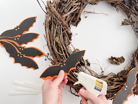How To Make A DIY Halloween Bat Wreath