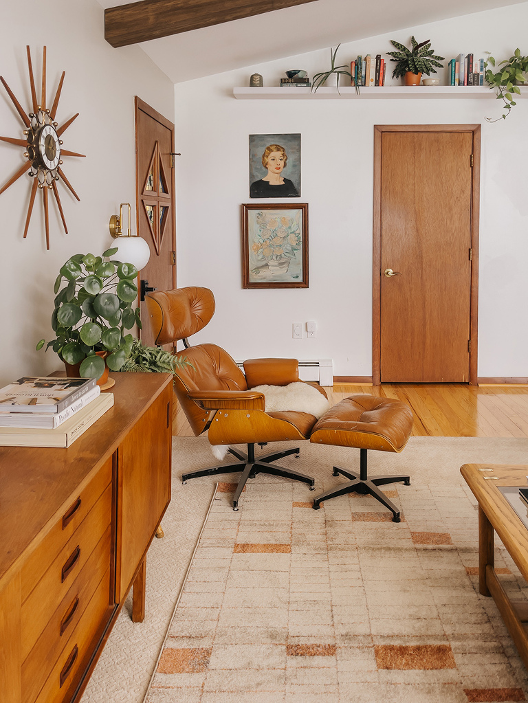 Eclectic Retro Mid-Century Living Room Inspiration