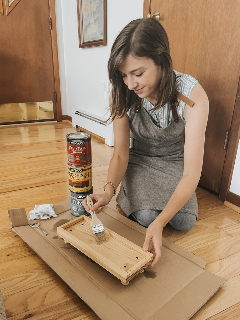 DIY Wooden Pet Food Bowl Stand - Dream Green DIY