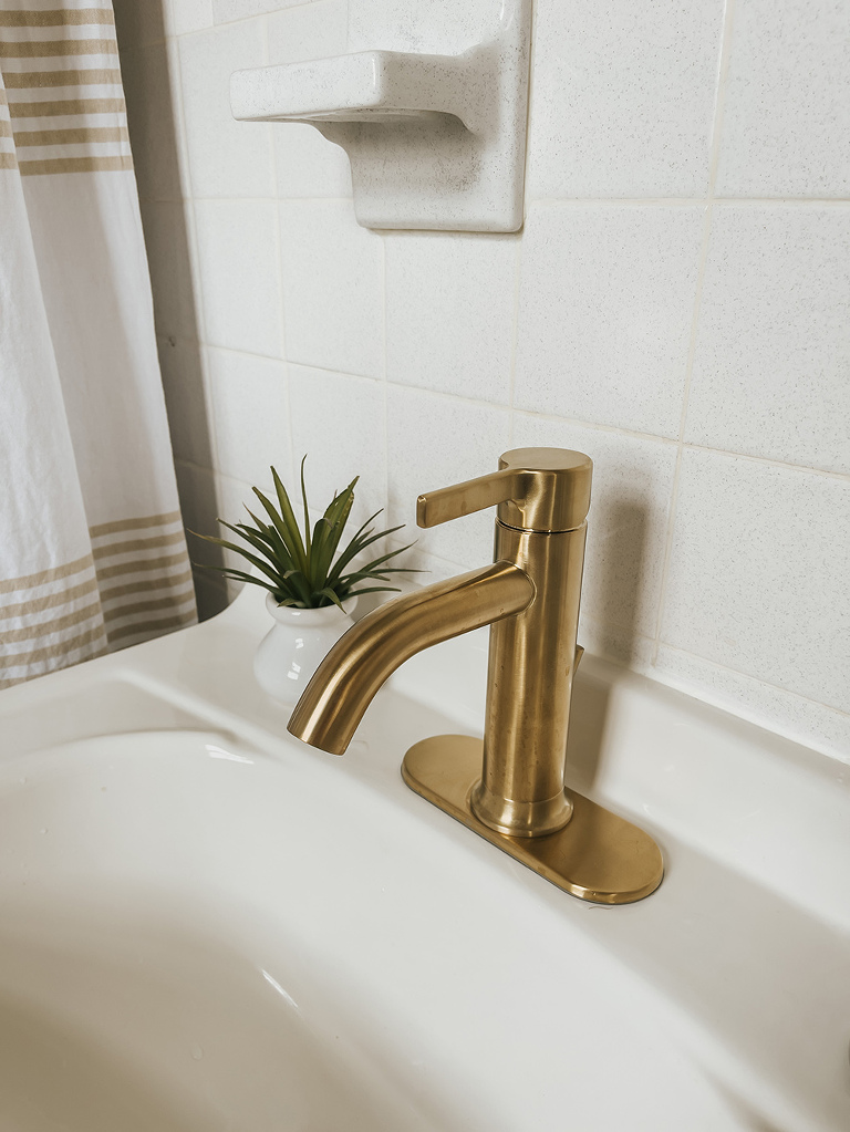 Retro Main Bathroom Makeover Progress