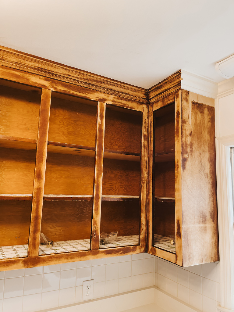 Painted Mid-Century Kitchen Cabinets: Before/After | dreamgreendiy.com + @clarepaint (ad/gifted) #shareyourclare