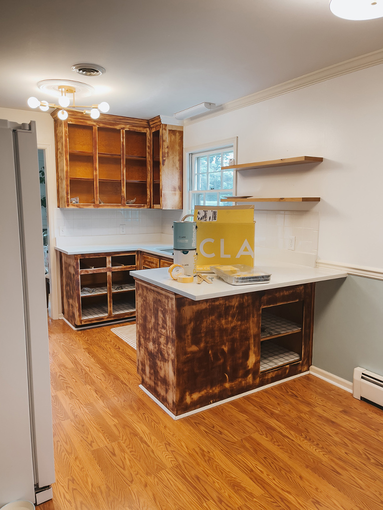 Painted Mid-Century Kitchen Cabinets: Before/After | dreamgreendiy.com + @clarepaint (ad/gifted) #shareyourclare